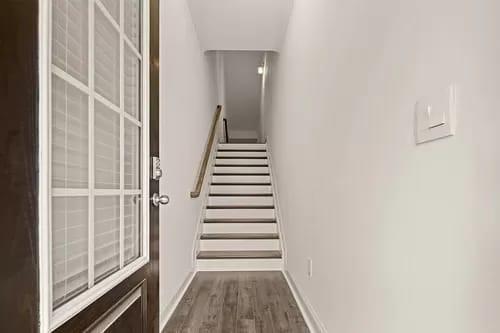 Foto del edificio - 1297 Ascot Ter