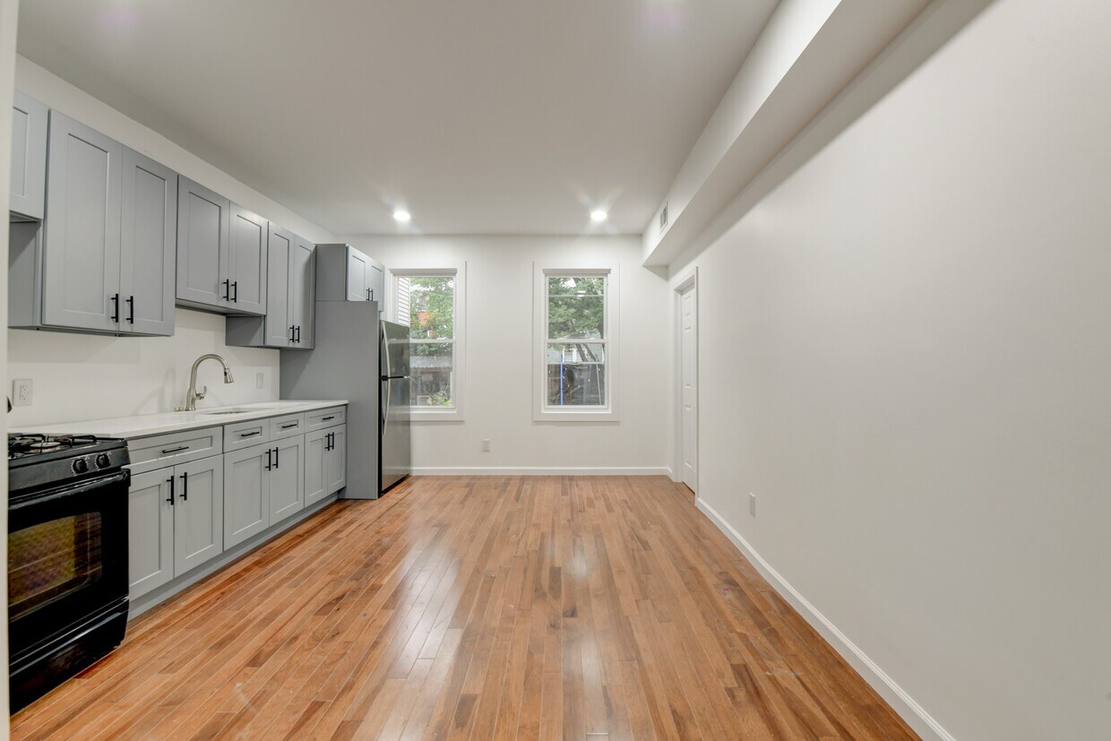 Foto principal - 37 Logan Ave