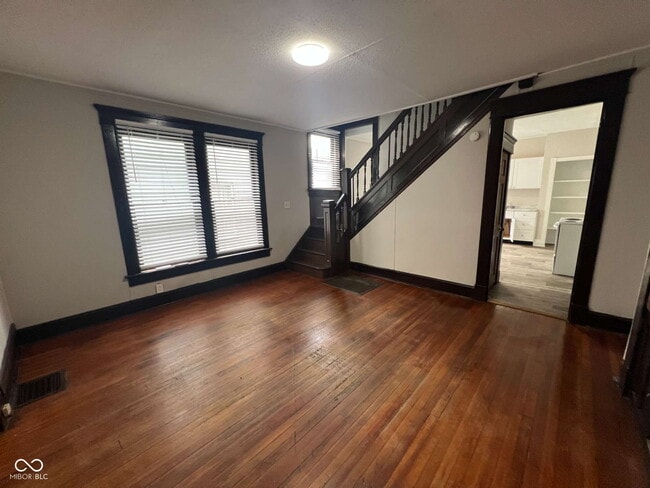 Foto del edificio - 826 N Beville Ave