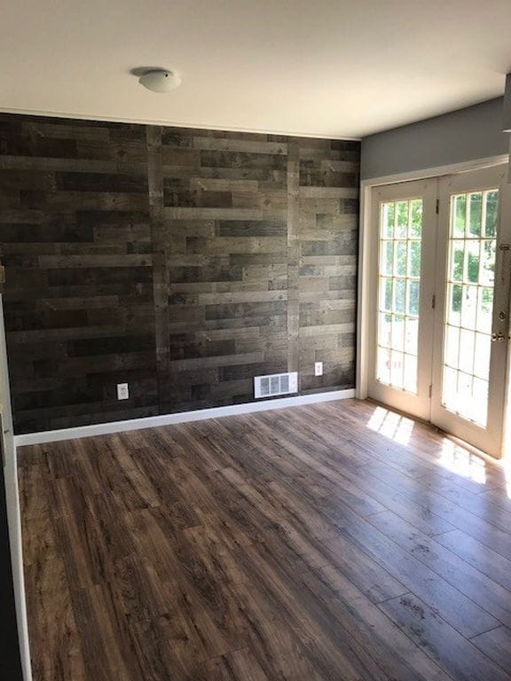Entryway - 125 W William St