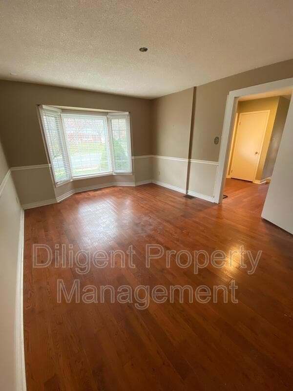 Building Photo - 1103 Huntington Cir