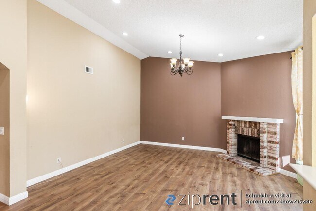 Building Photo - 4285 Tanager Common