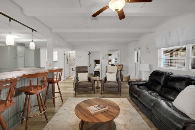 Foto del edificio - 115 Hale Loop