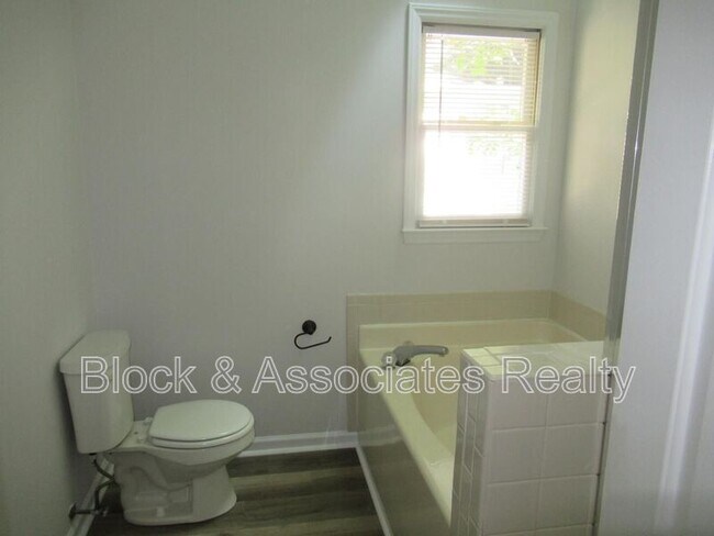 Foto del edificio - 4917 Liverpool Ln