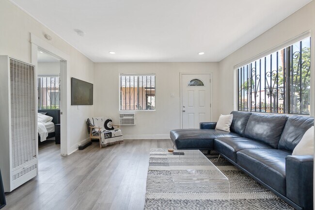 Foto del edificio - 2650 Arvia St