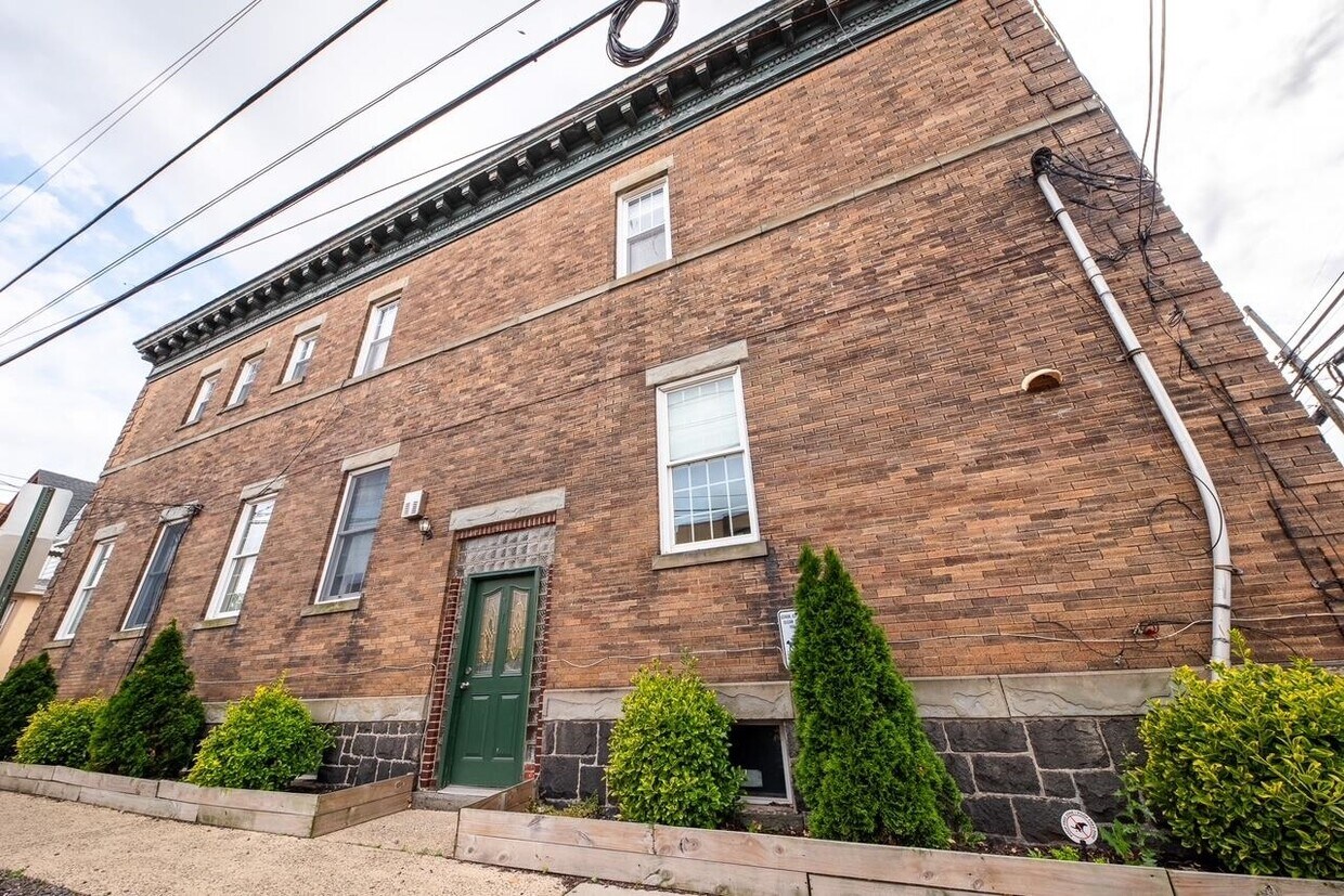 Foto principal - 4012 Liberty Ave