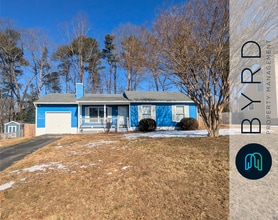 Building Photo - 824 Marbleridge Rd