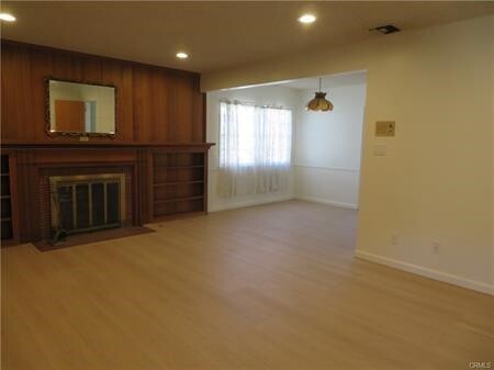 Building Photo - 6522 Oak Ave