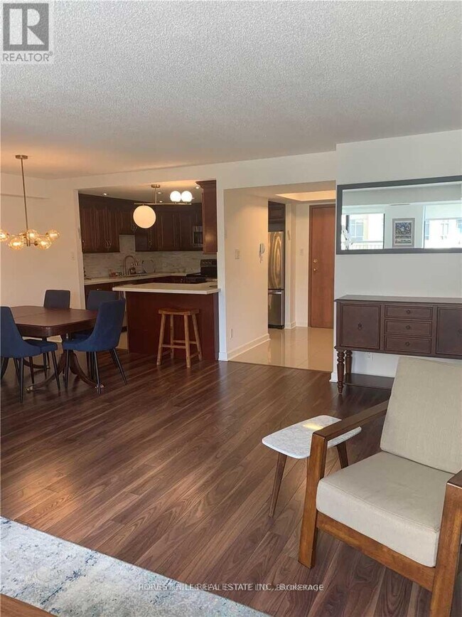 Photo du bâtiment - 500 Glencairn Ave