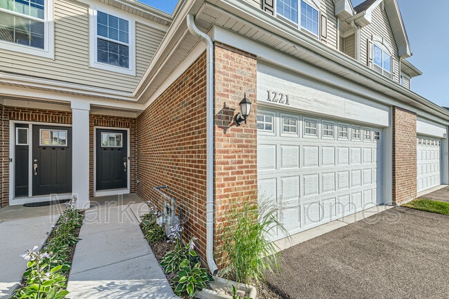 Building Photo - 1221 Draper Rd