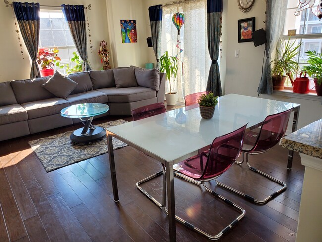 living room view 1 - 737 Strassle Way