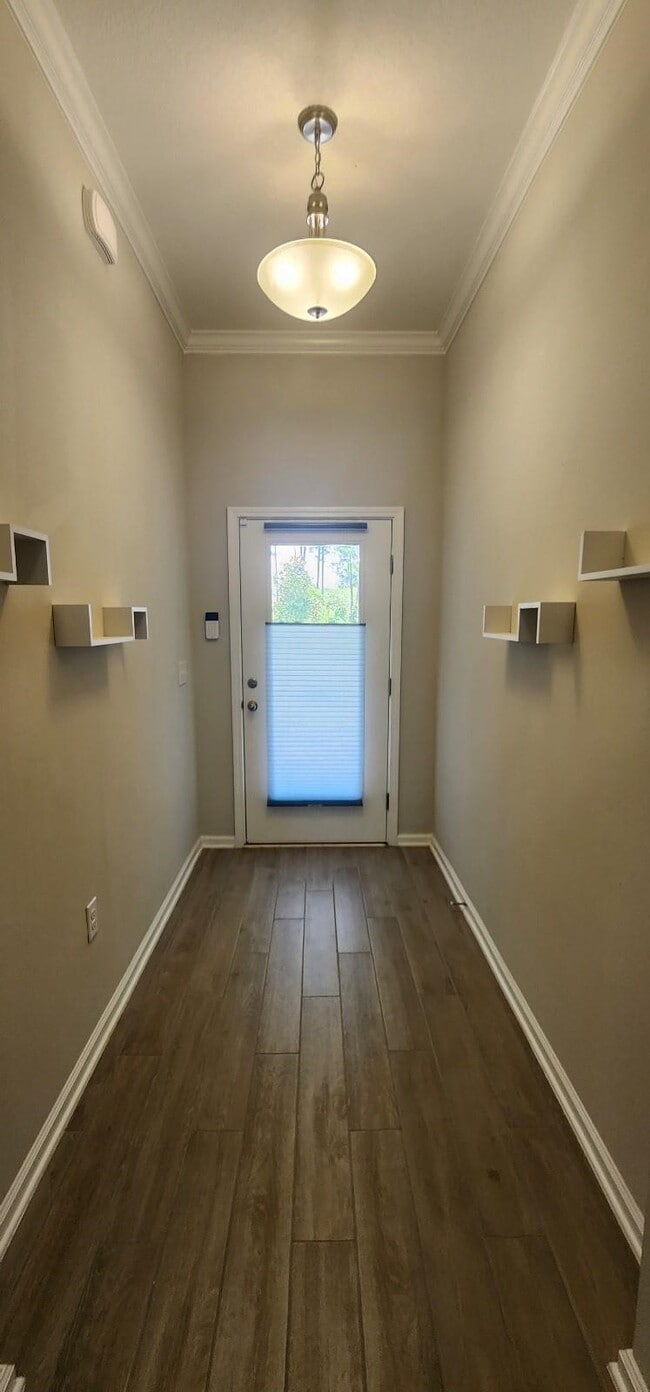 Building Photo - 226 Lost Lake Dr