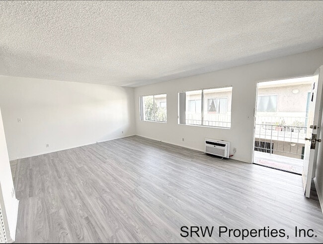 Building Photo - Aqua Vista Apartments