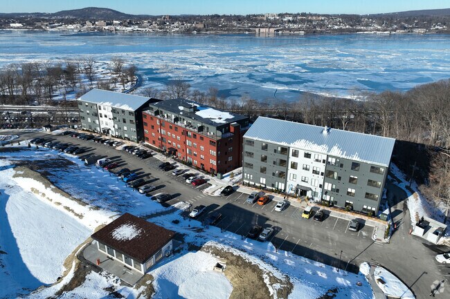 Foto del edificio - Edgewater Place
