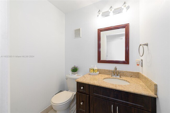 Building Photo - 10835 SW 112th Ave