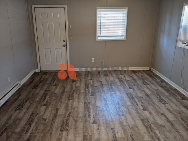 Building Photo - Charming 2 Bedroom in Downtown Chattanooga...