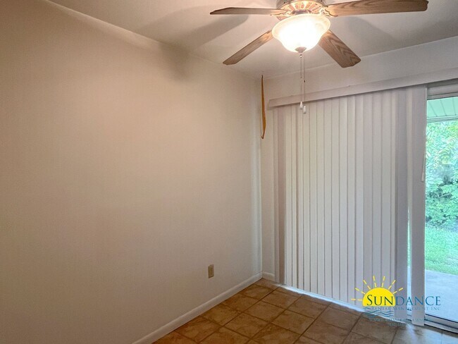 Foto del edificio - Nice 2-Bedroom Home in the Heart of Pensac...