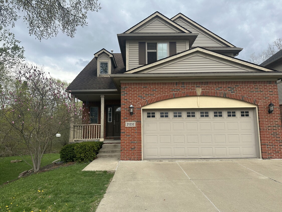 21232 Gill Rd, Farmington, MI 48335 House Rental in Farmington, MI