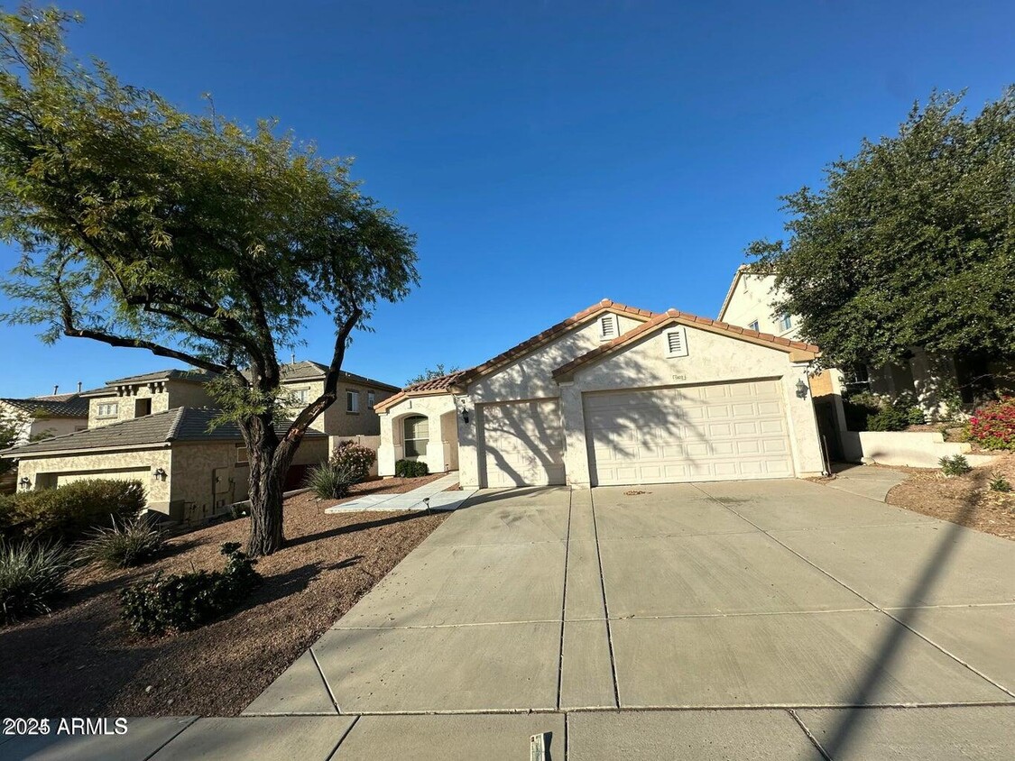 Foto principal - 10610 W Lone Cactus Dr