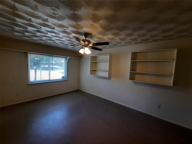 Foto del edificio - 3408 Pleasant Run Rd