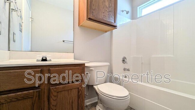 Foto del edificio - 1124 Westbury
