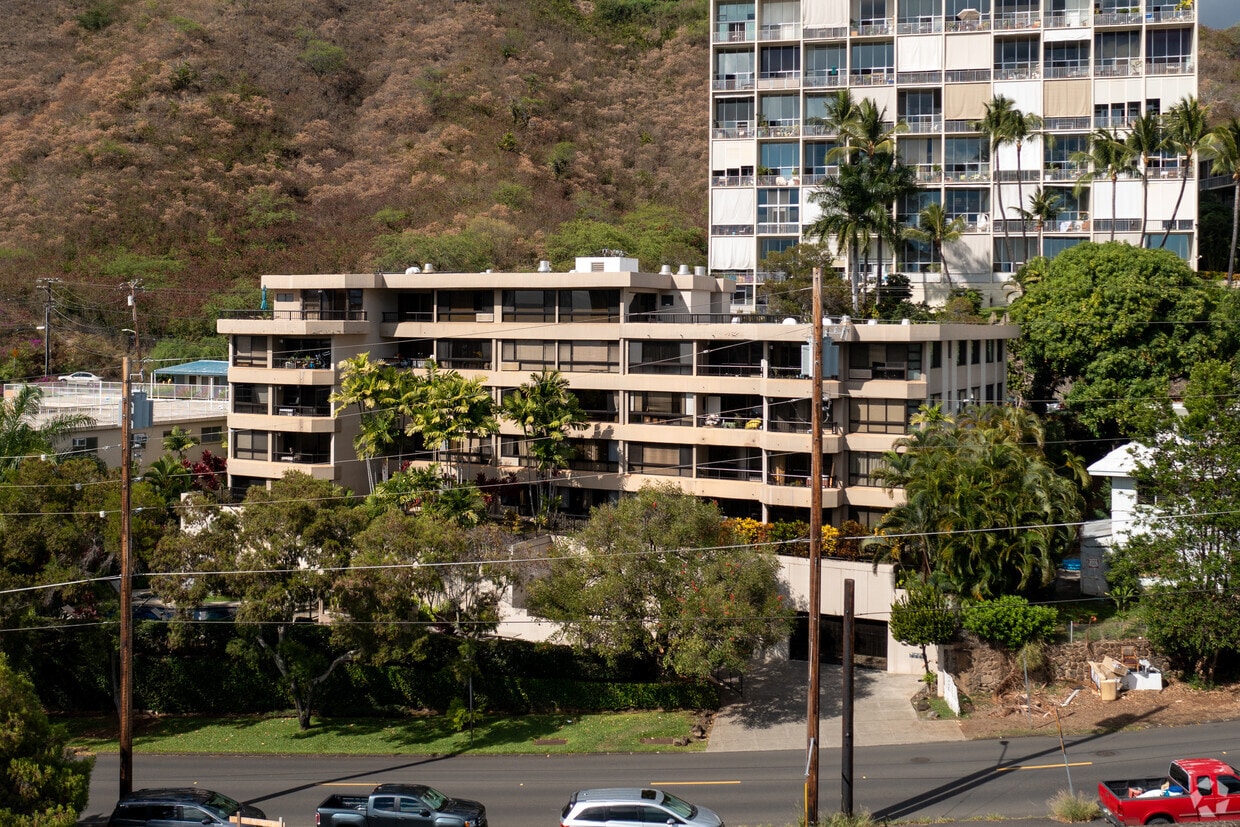 Iolani Palms Apartments in Honolulu, HI