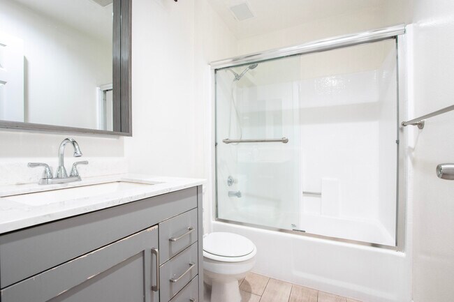 Foto del edificio - 3611 S Centinela Ave