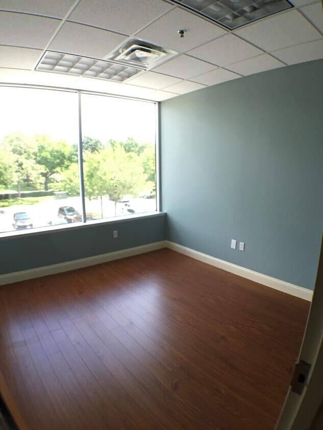 Building Photo - 6200 Metrowest Blvd