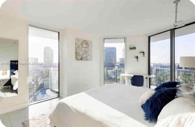 Foto del edificio - 501 NE 31st St