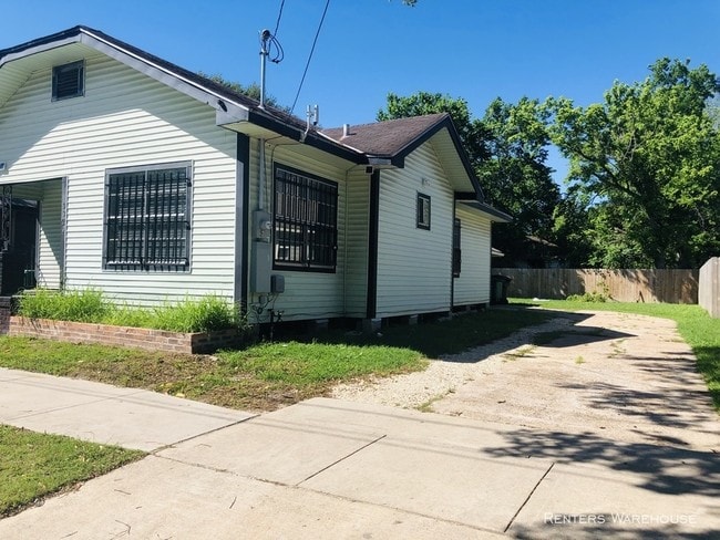 Building Photo - 3329 McGowen St