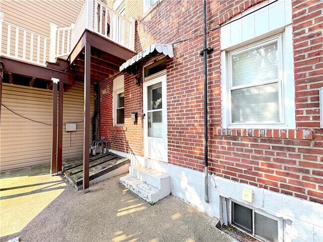 Building Photo - 30 S 13th St