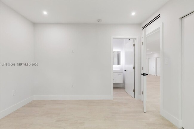 Foto del edificio - 2251 SW 20th St