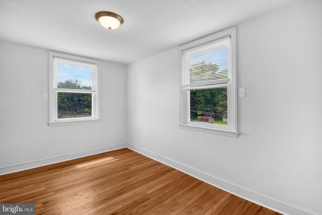 Building Photo - 666 Rively Ave