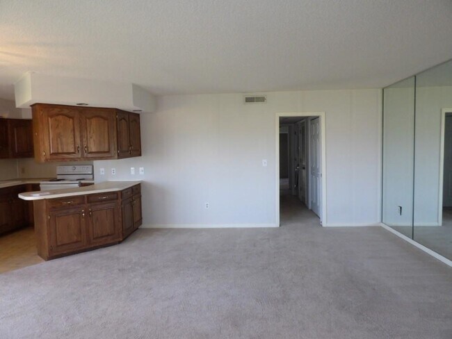 Foto del edificio - 4230 Pinehurst Cir