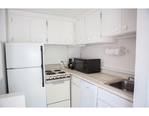 Building Photo - 123 Pinckney St