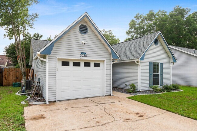 Foto del edificio - 3030 Blue Pine Ln