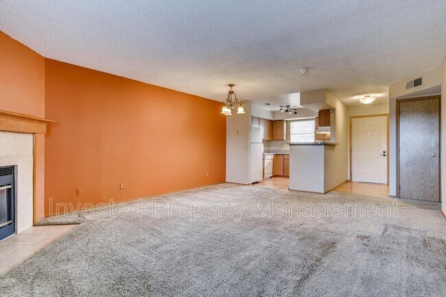 Foto del edificio - 2666 E Otero Pl