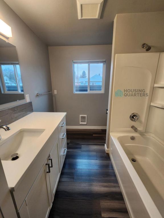 Foto del edificio - 12421 E Riverside Ave