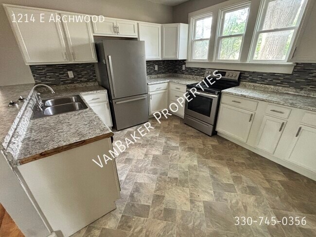 Foto del edificio - 1214 E Archwood Ave