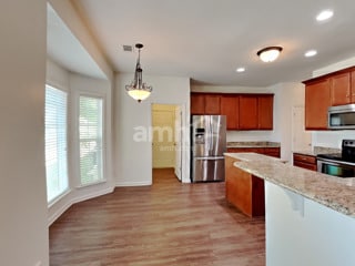 Building Photo - 107 W Cavendish Dr