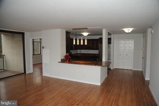 Building Photo - 5225 Pooks Hill Rd