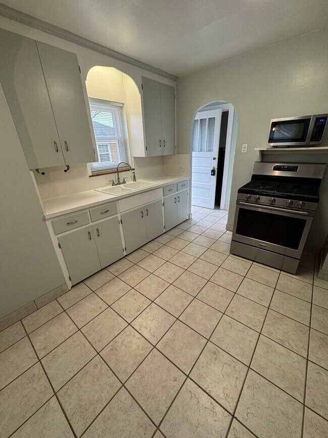 Foto del edificio - 3921 W Ridge Rd