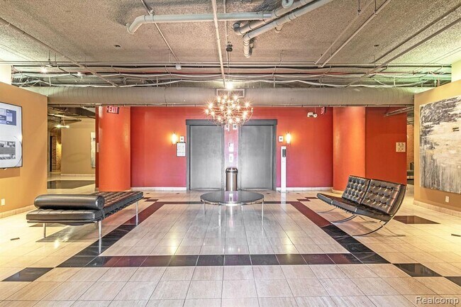 Foto del edificio - 6533 E Jefferson Ave