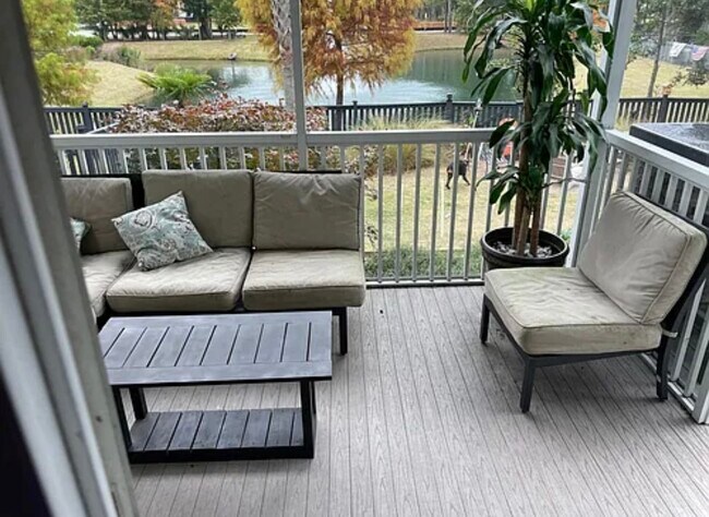 Foto del edificio - 2212 Dewees Creek Dr