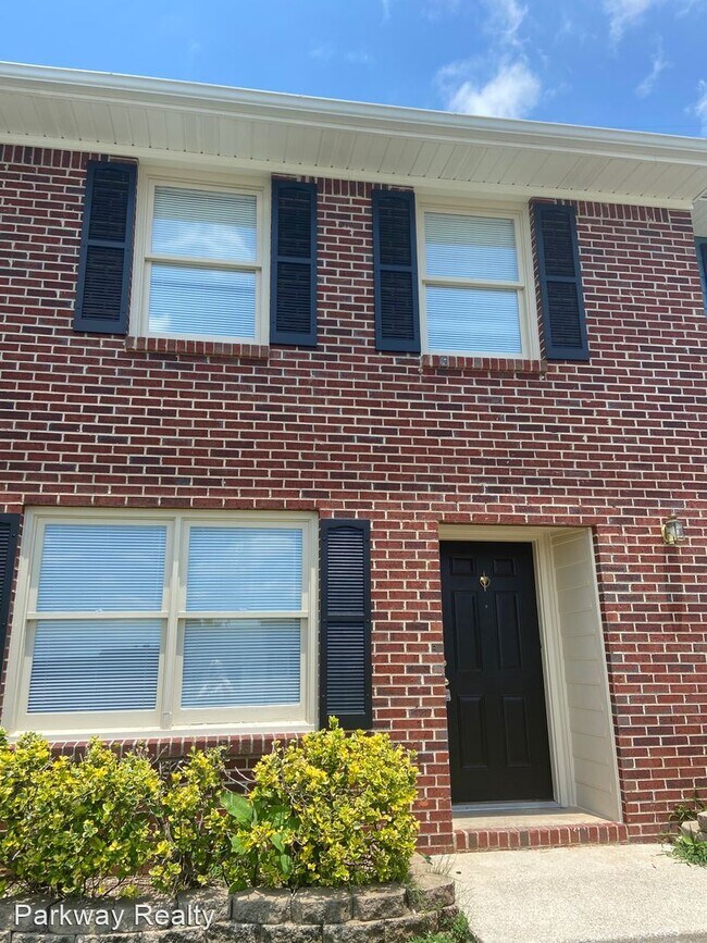 Building Photo - 3 br, 1.5 bath House - 2572 Hampstead Drive