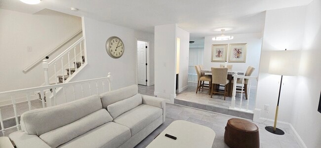 Photo - 8 Highlands Ct Townhome