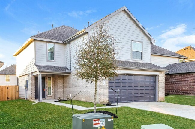 Building Photo - 2130 Middle Rdg Dr