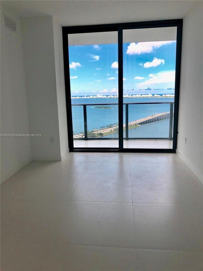 Foto del edificio - 501 NE 31st St