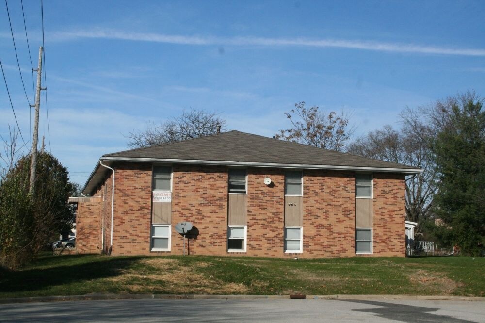 Primary Photo - 99 W Irving