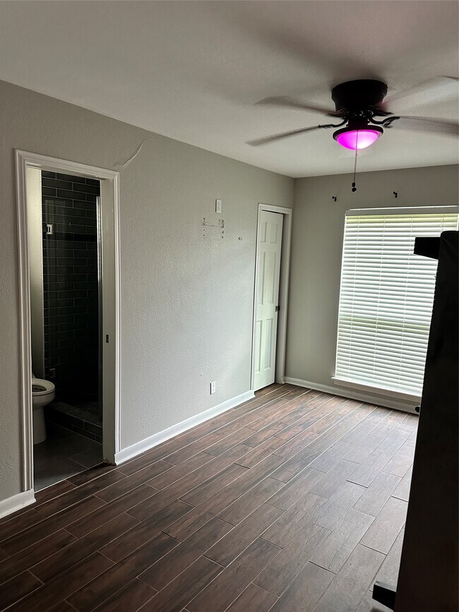 Building Photo - 9414 Highmeadow Dr